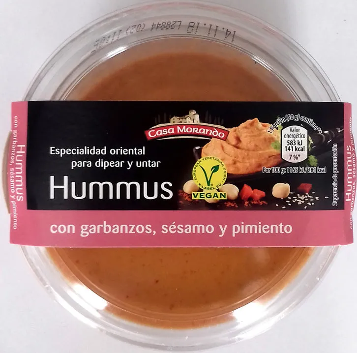 Hummus con garbanzos, sésamo y pimiento