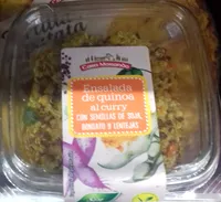 Ensalada de quinoa al curry con semillas de soja, boniato y lentejas