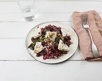 Salade betterave, chèvre, noix