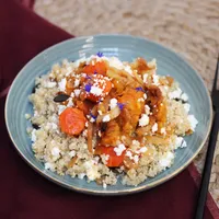 Salade de quinoa, potimarron, feta et sauce chimichurri