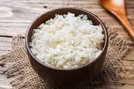Arroz branco cozido com sal