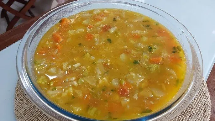 Sopa de frango com legumes