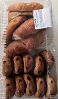 Pains au chocolat et croissants