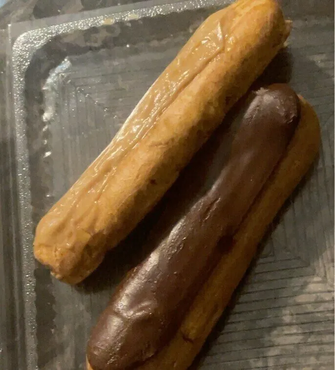Eclairs au café