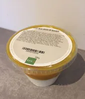Yaourt avec purée de mange