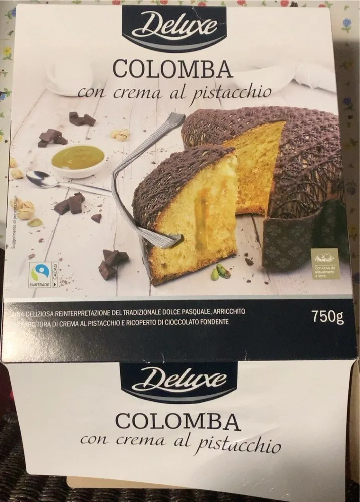 Colomba con crema al pistacchio