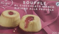 Soufflé al cioccolato bianco ripieno alla fragola