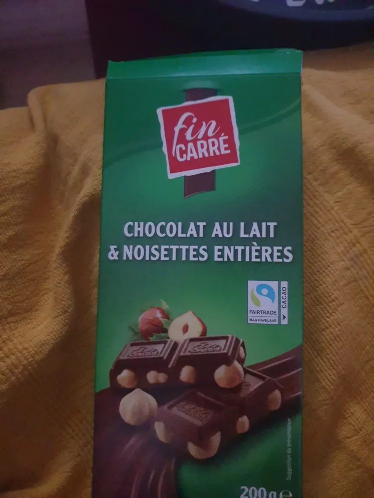 Chocolat Lait Noisettes entières
