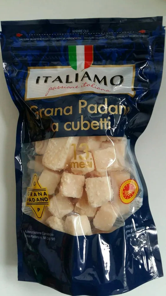 Grana padano en cubes Fromage demi-gras