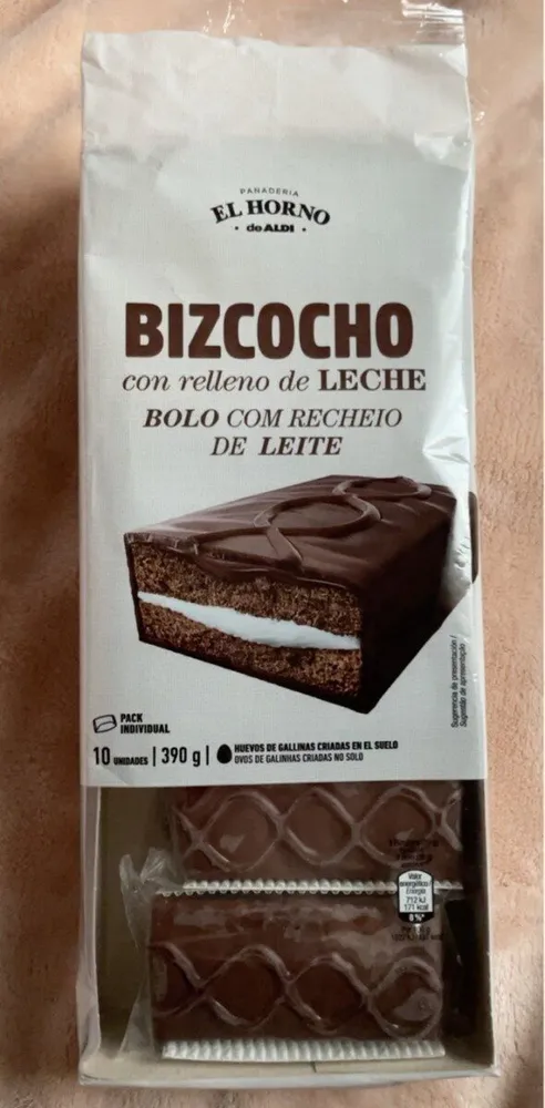 Bizcocho con relleno de leche