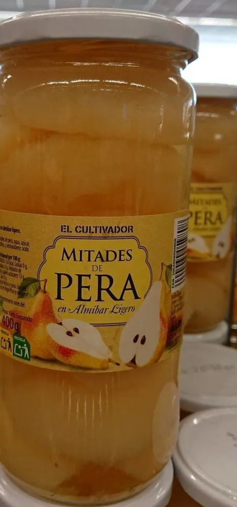 Mitades de pera en almíbar ligero