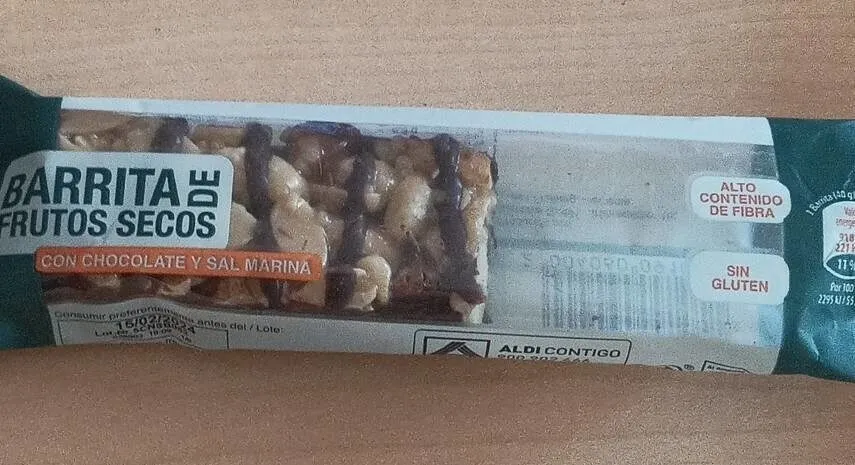 Barrita de frutos secos con chocolate y sal marina