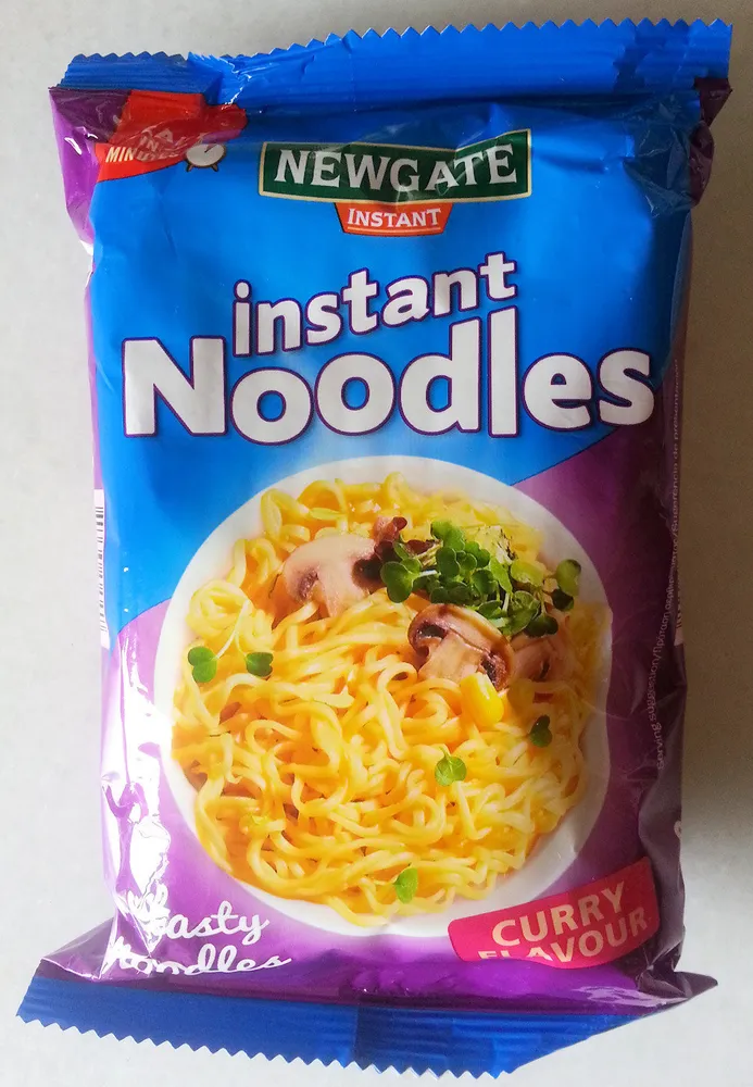 Instant noodles curry flavour