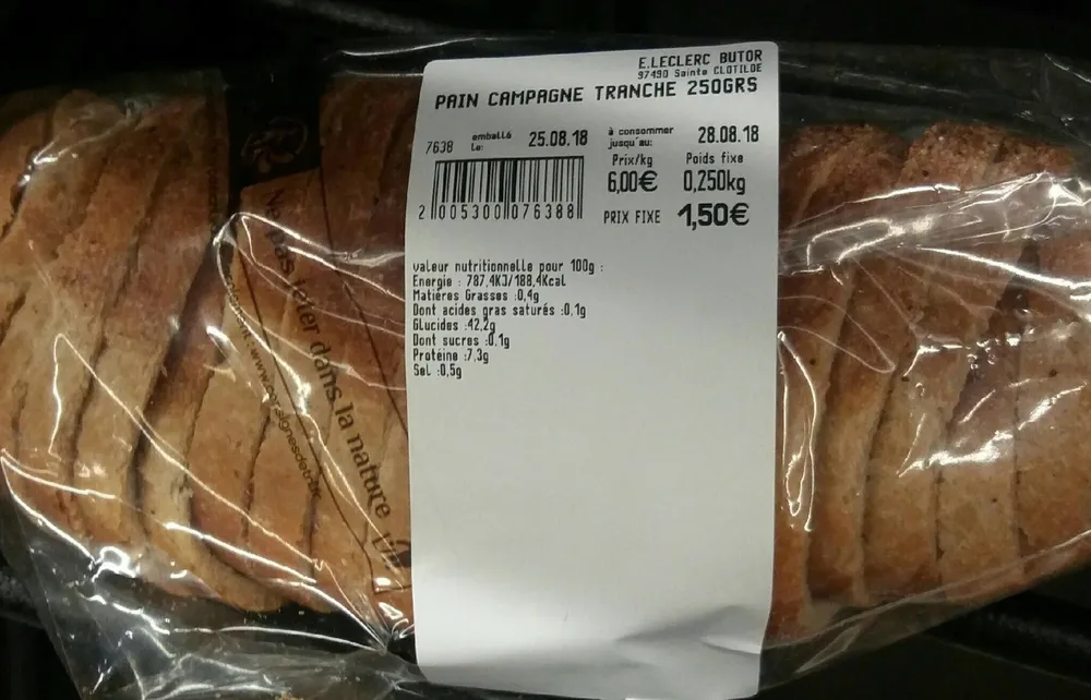 Pain de campagne tranché