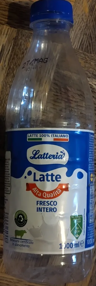 Latte alta qualità fresco intero