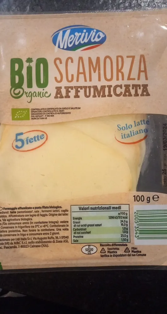 Scamorza fumée en tranches