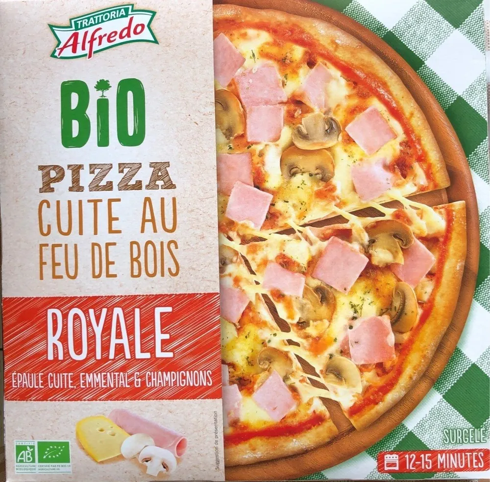 Pizza royale cuite au feu de bois