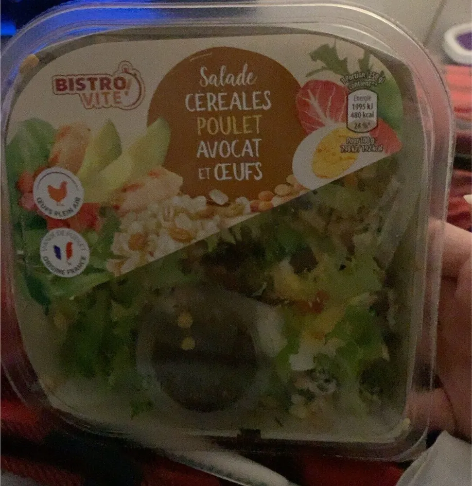 Salade cereales poulet avovat et oeuf