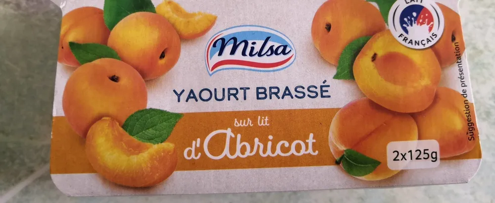 Yaourt brassé sur lit d'abricot