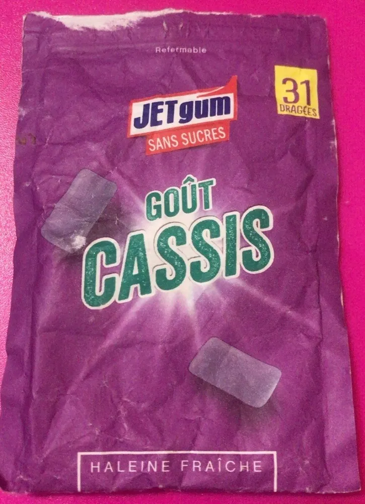 Cassis intense.