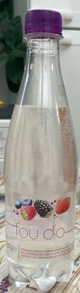 Eau minérale naturelle pétillante aux arômes