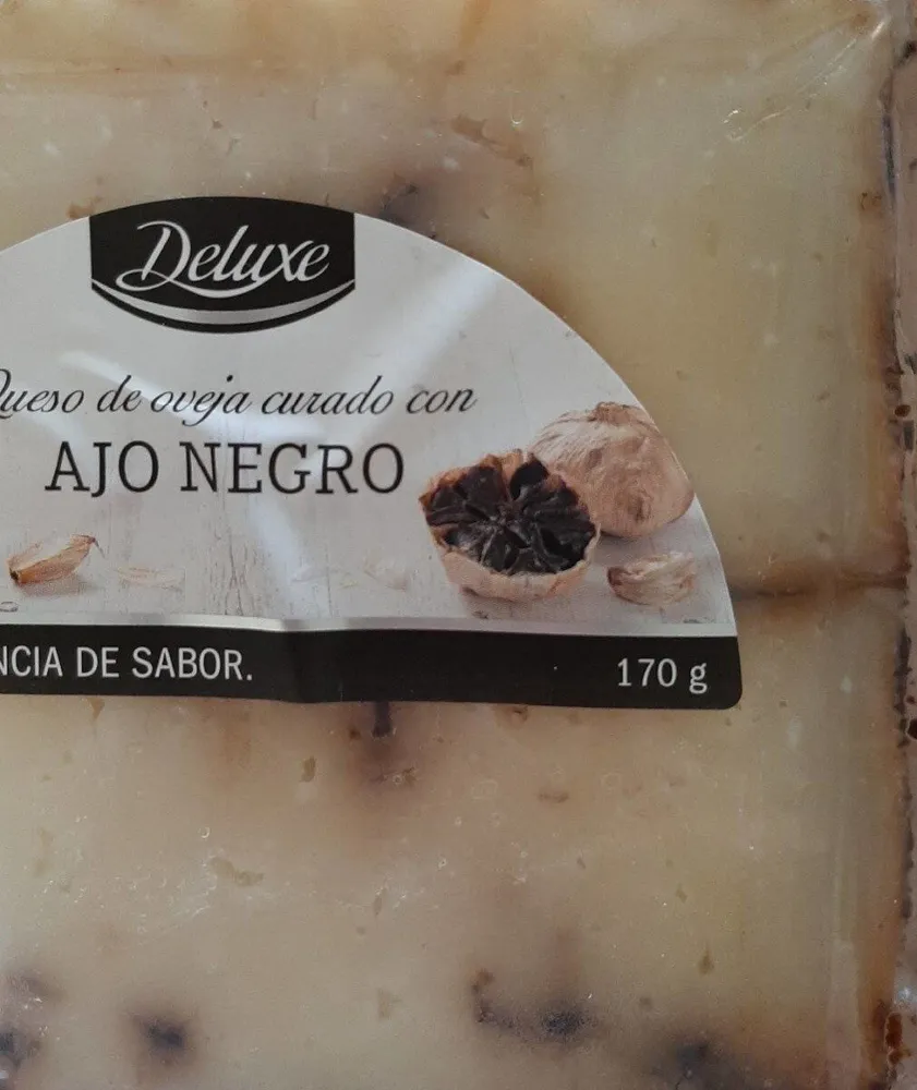 Queso curado de oveja con ajo negro