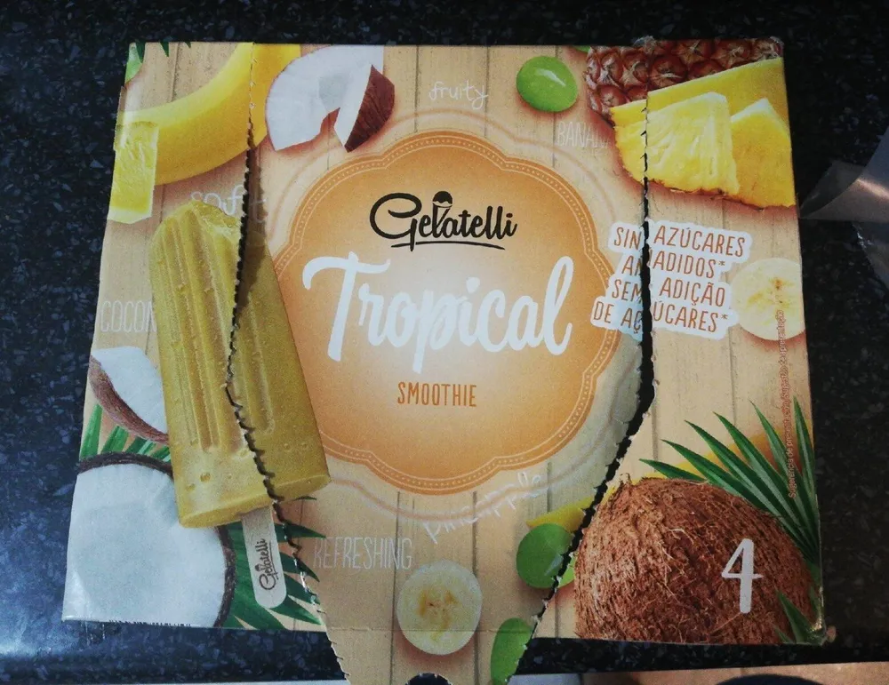Tropical smoothie, pineapple, banana & coconut