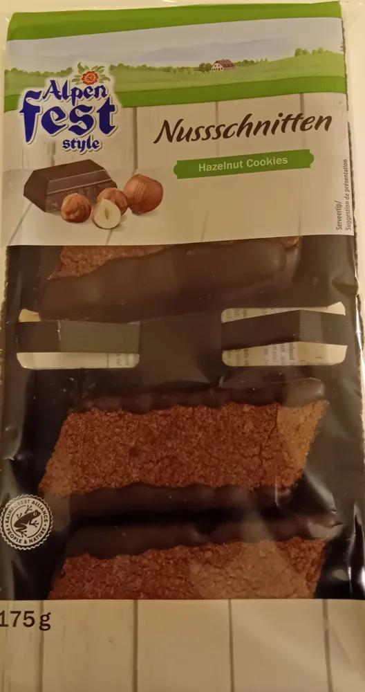 Hazelnut slices