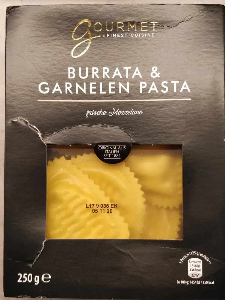 Frische Mezzelune mit Burrata & Garnelen