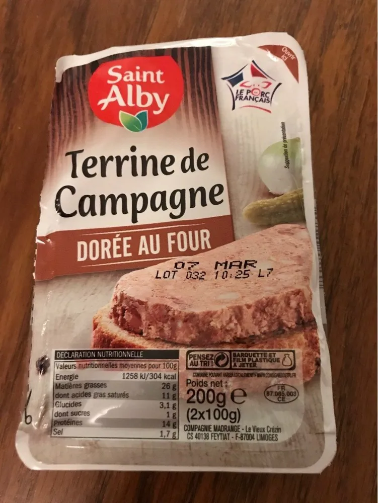 Terrine de campagne dorée au four