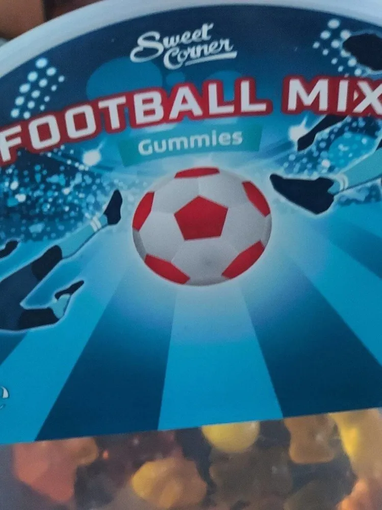 Football mix gummies