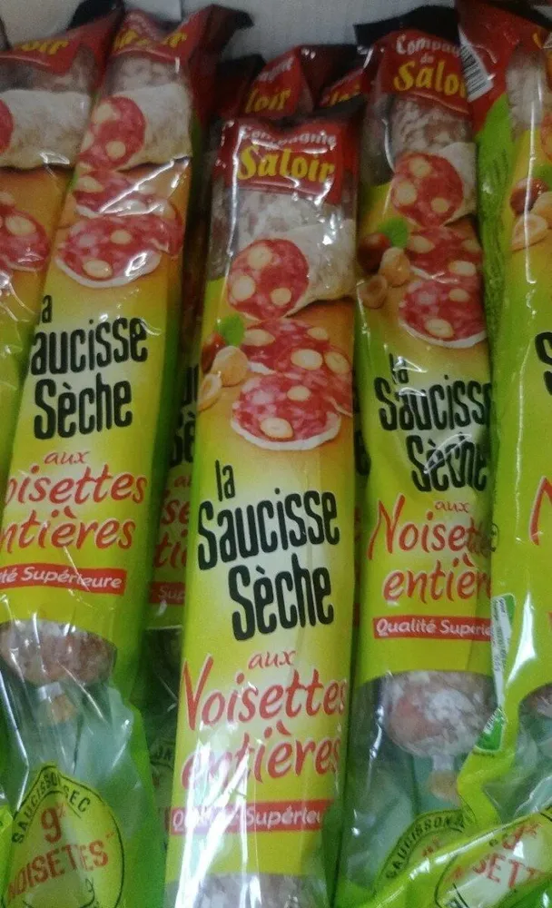 Saucisse sèche aux noisettes