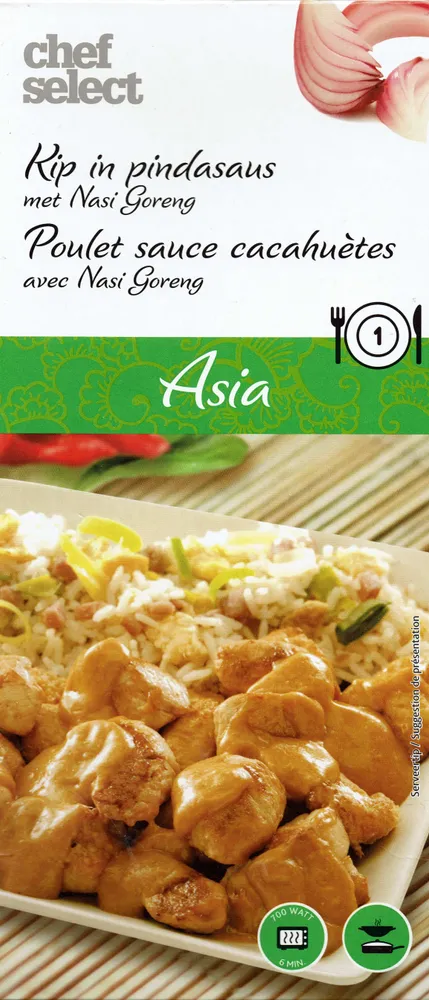 Kip in pindasaus met Nasi Goreng