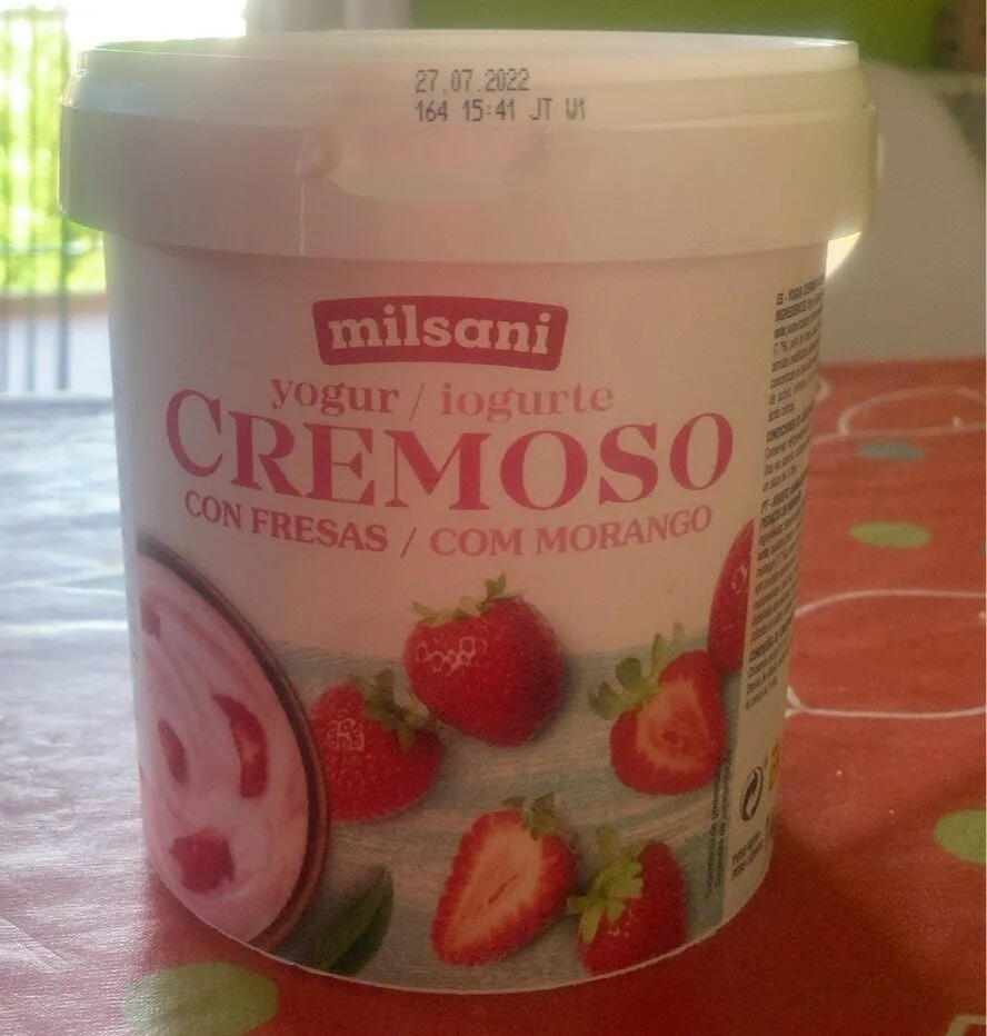 Yogur cremoso con fresas