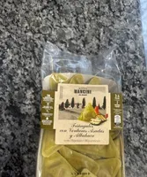 Triángulos con verduras asadas y albahaca