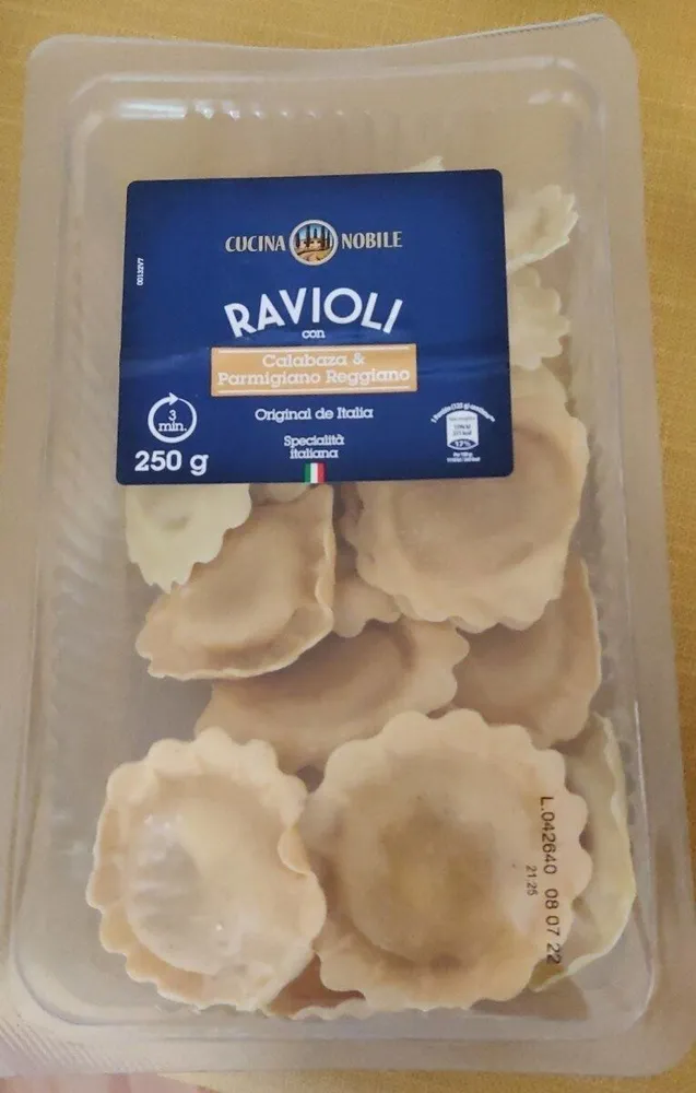 Ravioli con calabaza y parmigiano