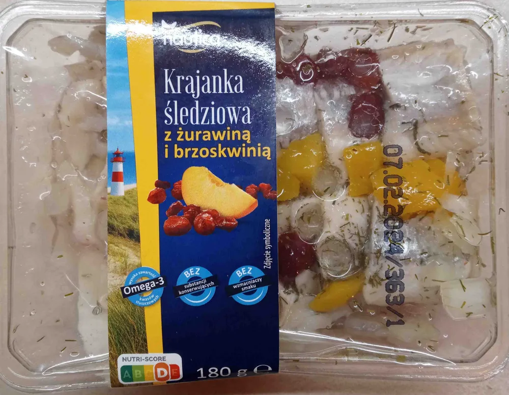 Krajanka śledziowa z żurawiną i brzoskwinią