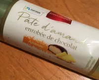 Pate d’amande enrobée de chocolat a l’ananas
