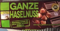 Ganze Haselnuss