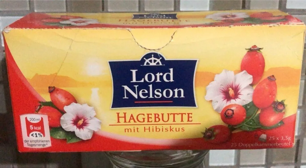 Hagebutte mit Hibiskus