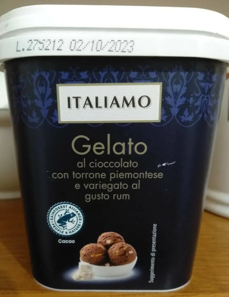 Gelato al cioccolato con torrone e variegato