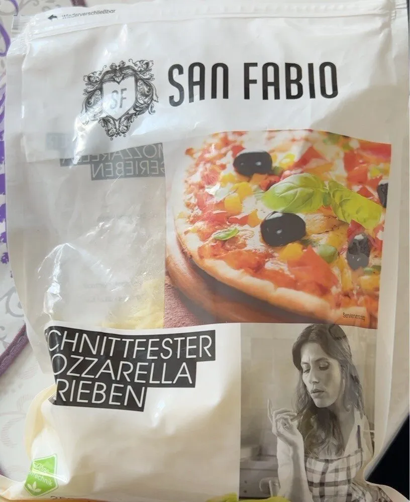 Schnittfeste Mozzarella gerieben