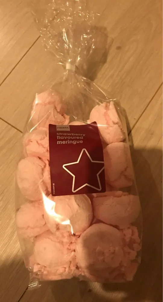 Stawberry flavoured meringue