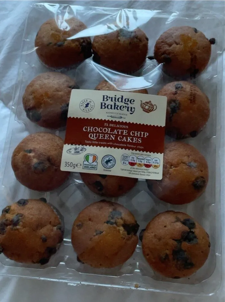 Chocolate chip queen cakes