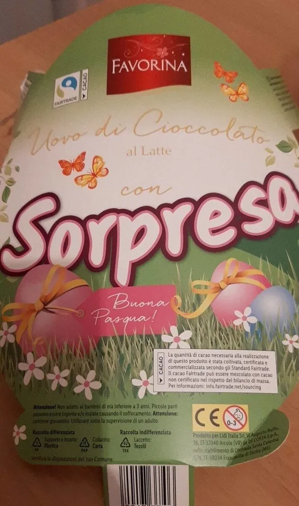 Uovo di cioccolato al latte con sorpresa