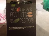 Almands  and peanuts with pesto flavour