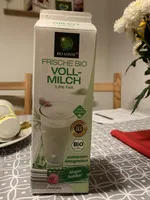 Frische Bio Vollmilch