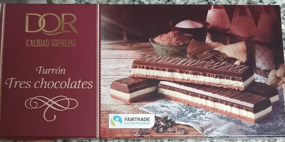 Turrón tres chocolates