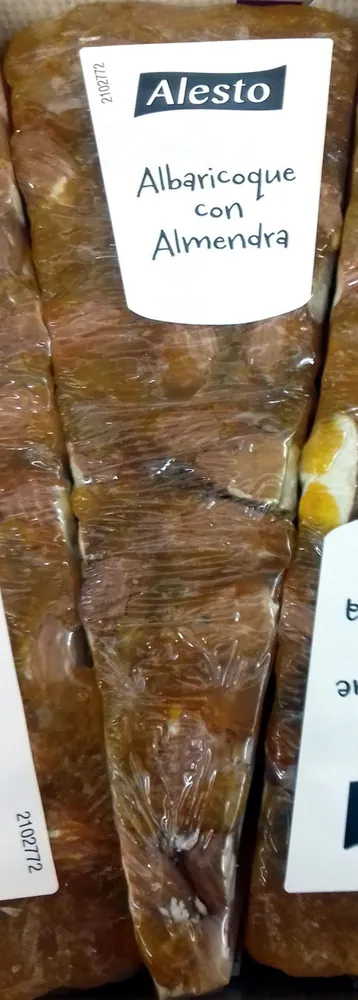 Albaricoque con almendra