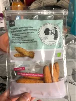 Organic wholegrain breadsticks with tomato